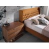 Кровать LA2102 с обивкой из бархата и ножками из полированной стали