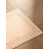 Коврик для ванной с фактурным бортиком кремового цвета из коллекции essential, 50x80 см