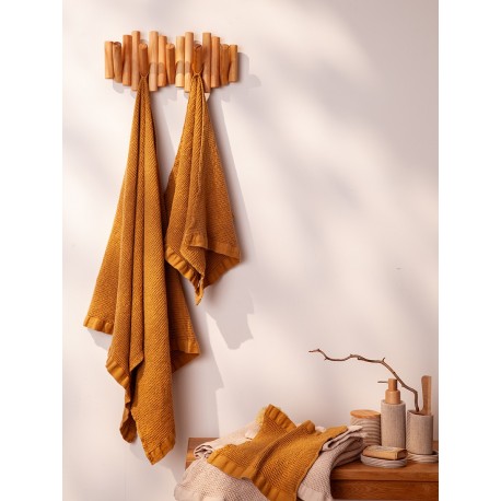 Полотенце банное из умягченной вафли цвета охры из коллекции essential, 70x140 см