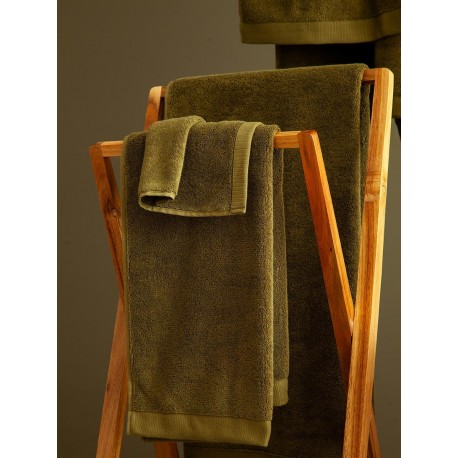 Полотенце банное оливкового цвета из коллекции essential, 70х140 см