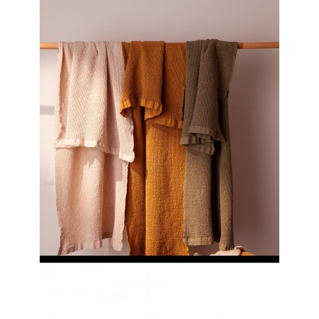 Полотенце для рук из умягченной вафли кремового цвета из коллекции essential, 50x90 см