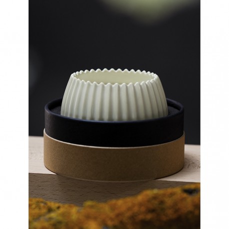 Свеча ароматическая spicy snowflakes из коллекции edge, бежевый, 30 ч