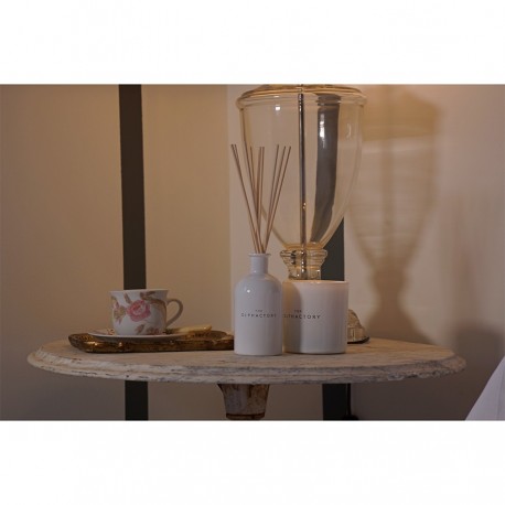 Свеча ароматическая the olphactory, white insignia, philippa 1990, 60 ч