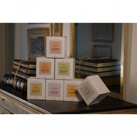 Свеча ароматическая the olphactory, white insignia, silken tobacco, 60 ч