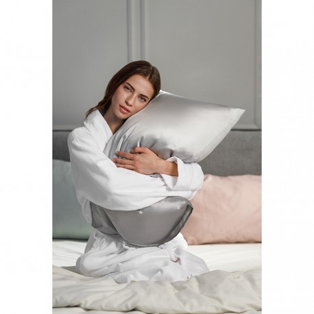 Наволочка из натурального шелка светло-серого цвета из коллекции essential, 50х70 см