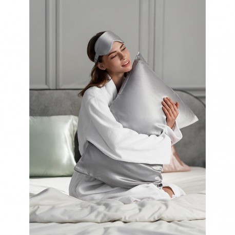 Наволочка из натурального шелка светло-серого цвета из коллекции essential, 50х70 см