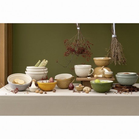 Миска кремового цвета с рельефным узором Ягоды Тайги из коллекции russian north, 2,5л