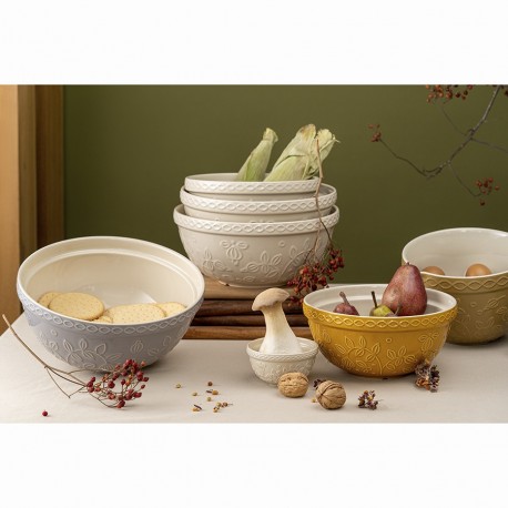 Миска кремового цвета с рельефным узором Ягоды Тайги из коллекции russian north, 2,5л