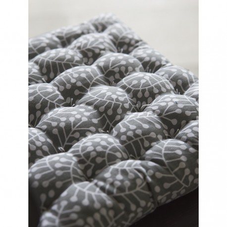 Подушка на стул из хлопка серого цвета с принтом Спелая Смородина из коллекции scandinavian touch, 35х35 см