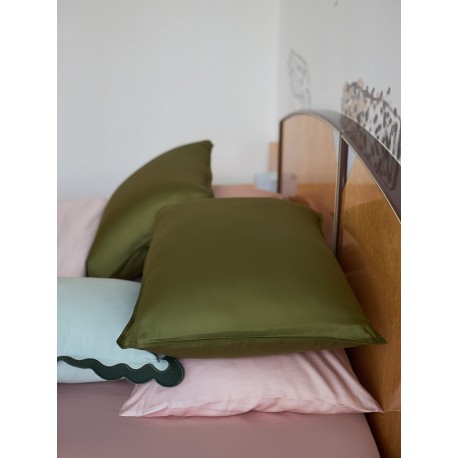 Набор наволочек из премиального сатина оливкового цвета из коллекции essential, 50х70 см