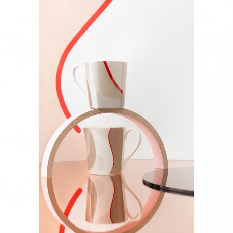 Кружка бежевого цвета с авторским принтом из коллекции freak fruit, 350мл