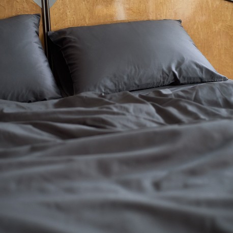 Комплект постельного белья из премиального сатина темно-серого цвета из коллекции essential, 200х220 см