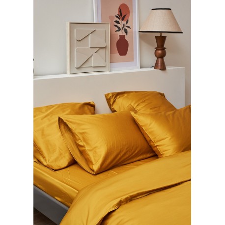 Простыня на резинке из премиального сатина горчичного цвета из коллекции essential, 200х200х30 см
